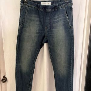 Levi jogger Jean new without tags